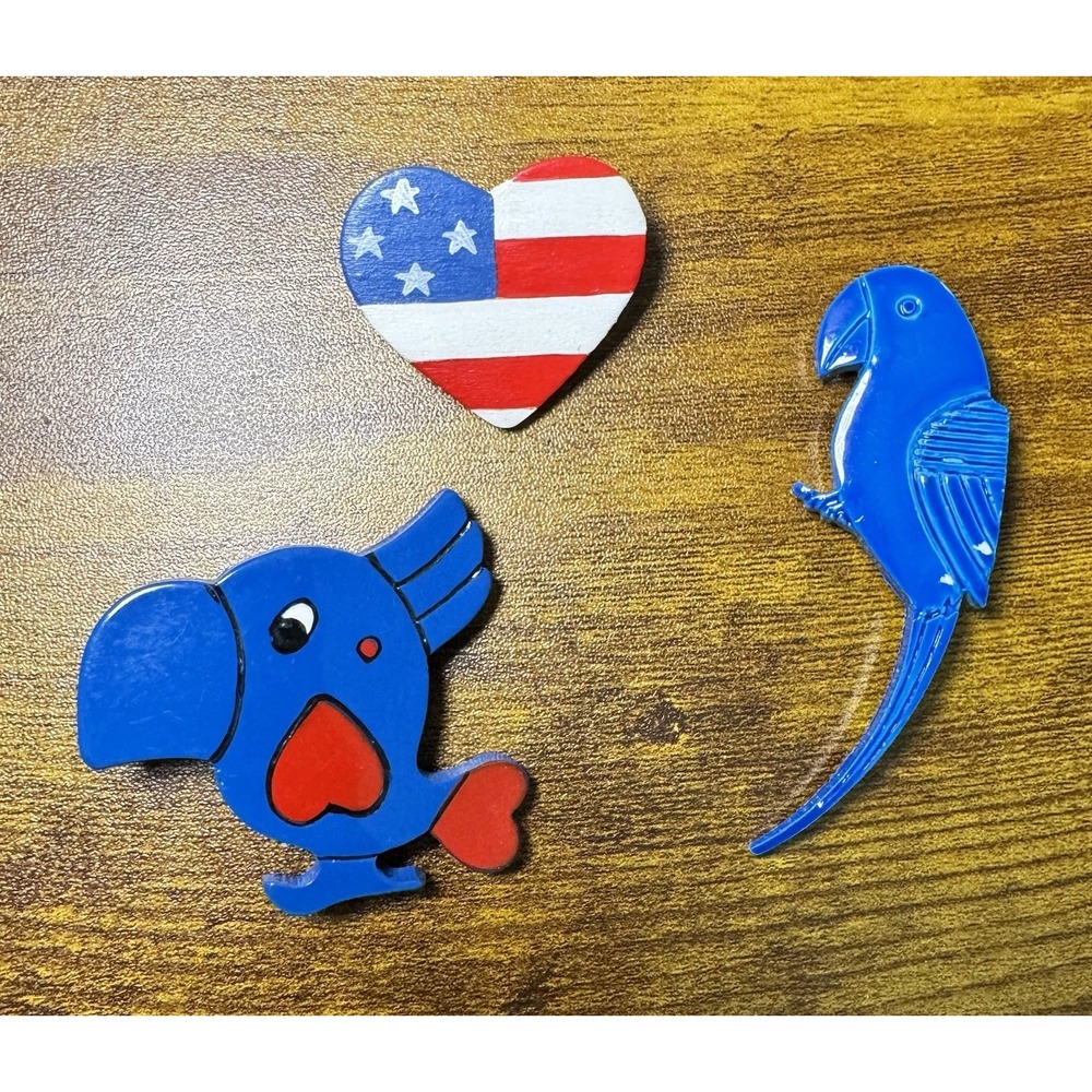 Vintage Brooch Pin Lot Parrot Toucan USA Heart Wood Plastic Retro Jewelry